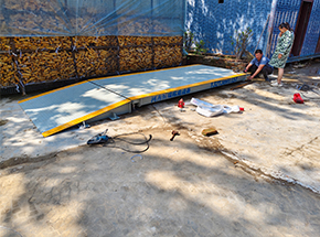 開(kāi)封蘭考縣德牛養(yǎng)殖場(chǎng)10噸地磅